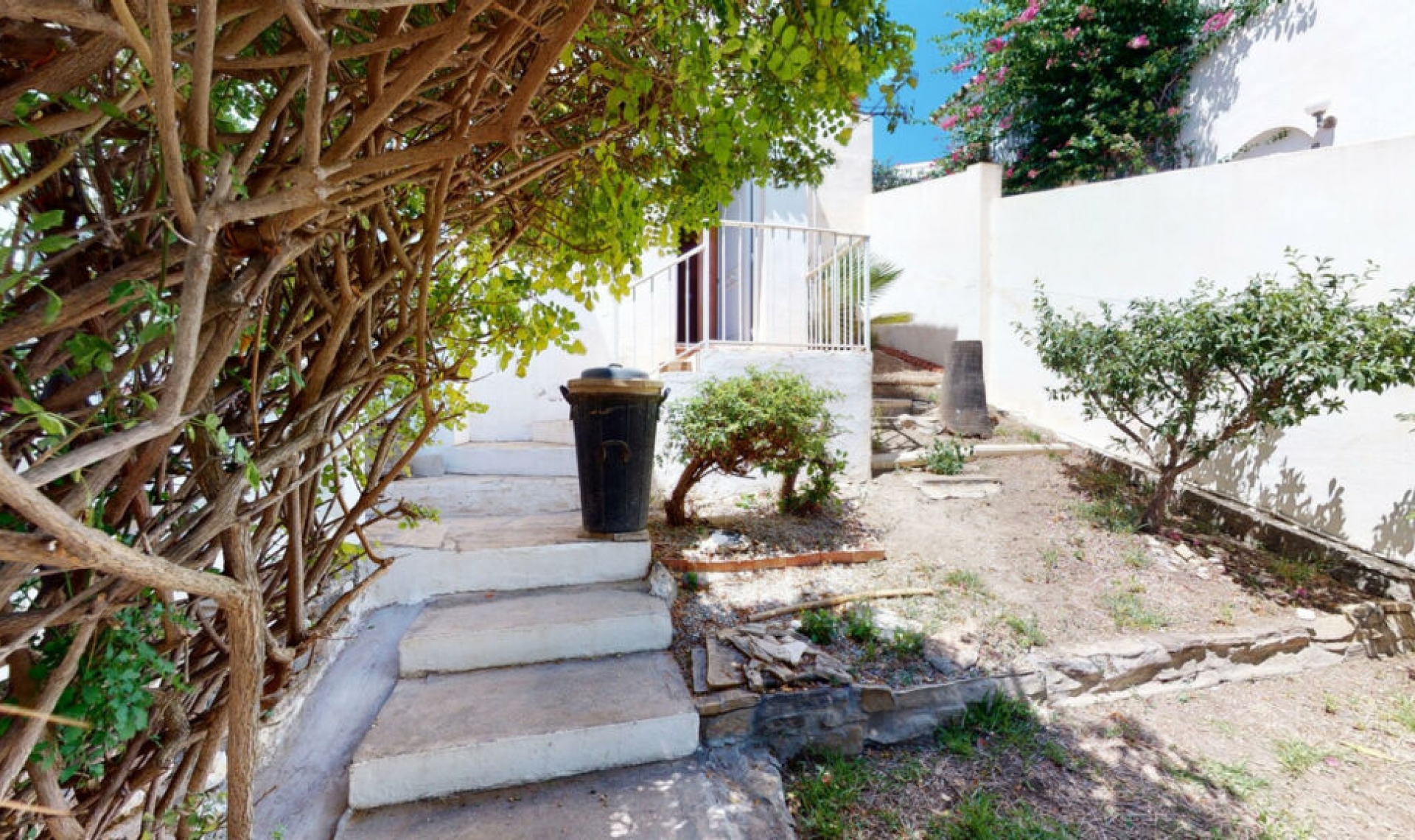 Resale - House -
Torrox Costa
