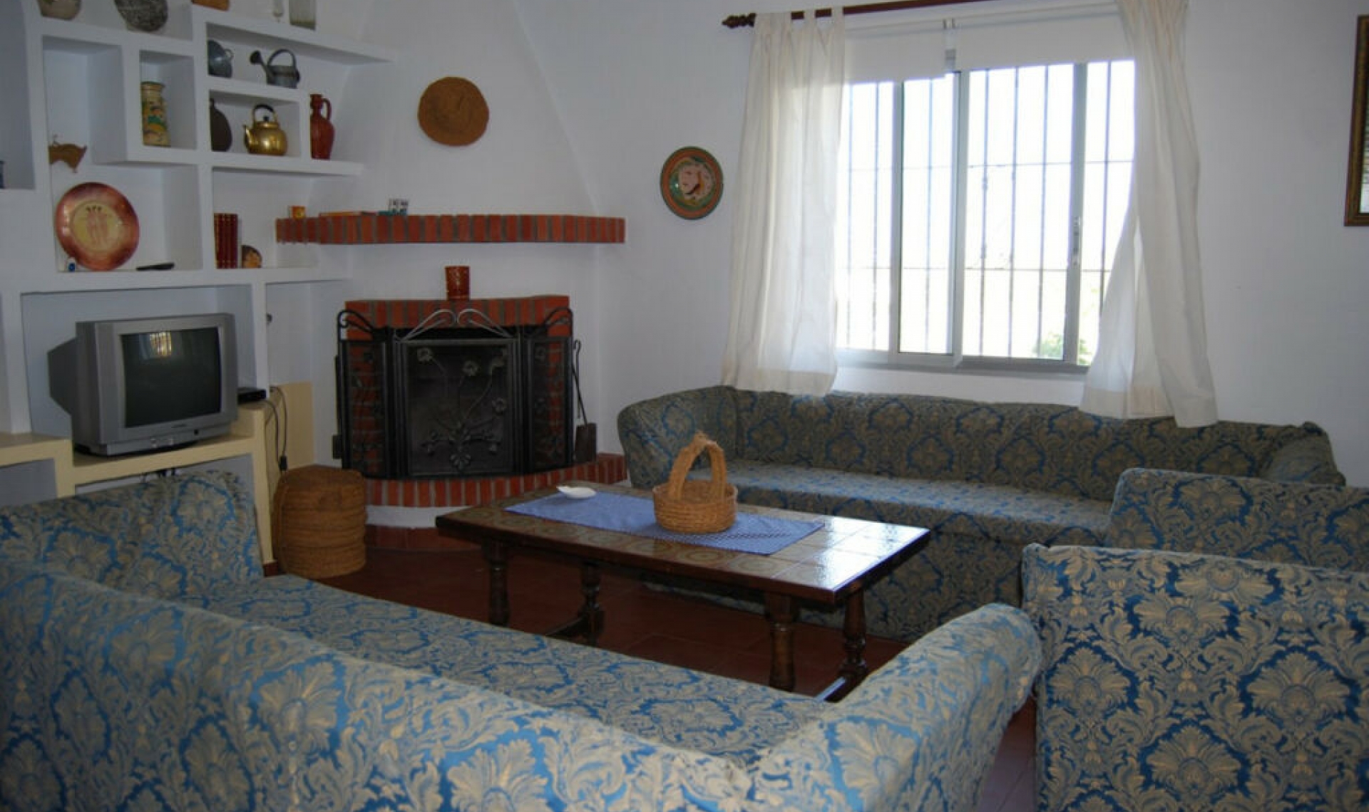 Resale - House -
Torrox Costa