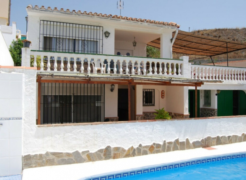 Resale - House -
Torrox Costa