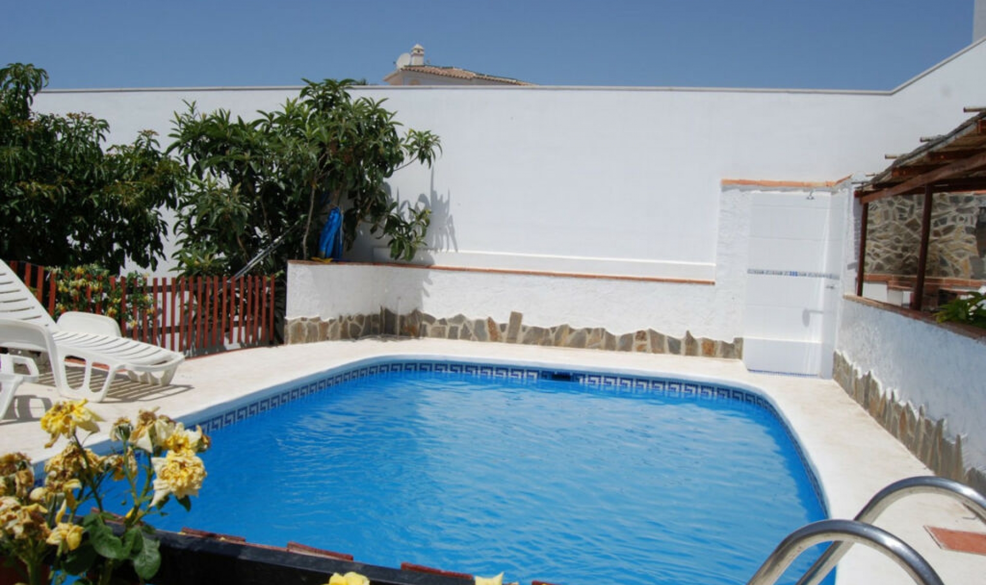 Resale - House -
Torrox Costa