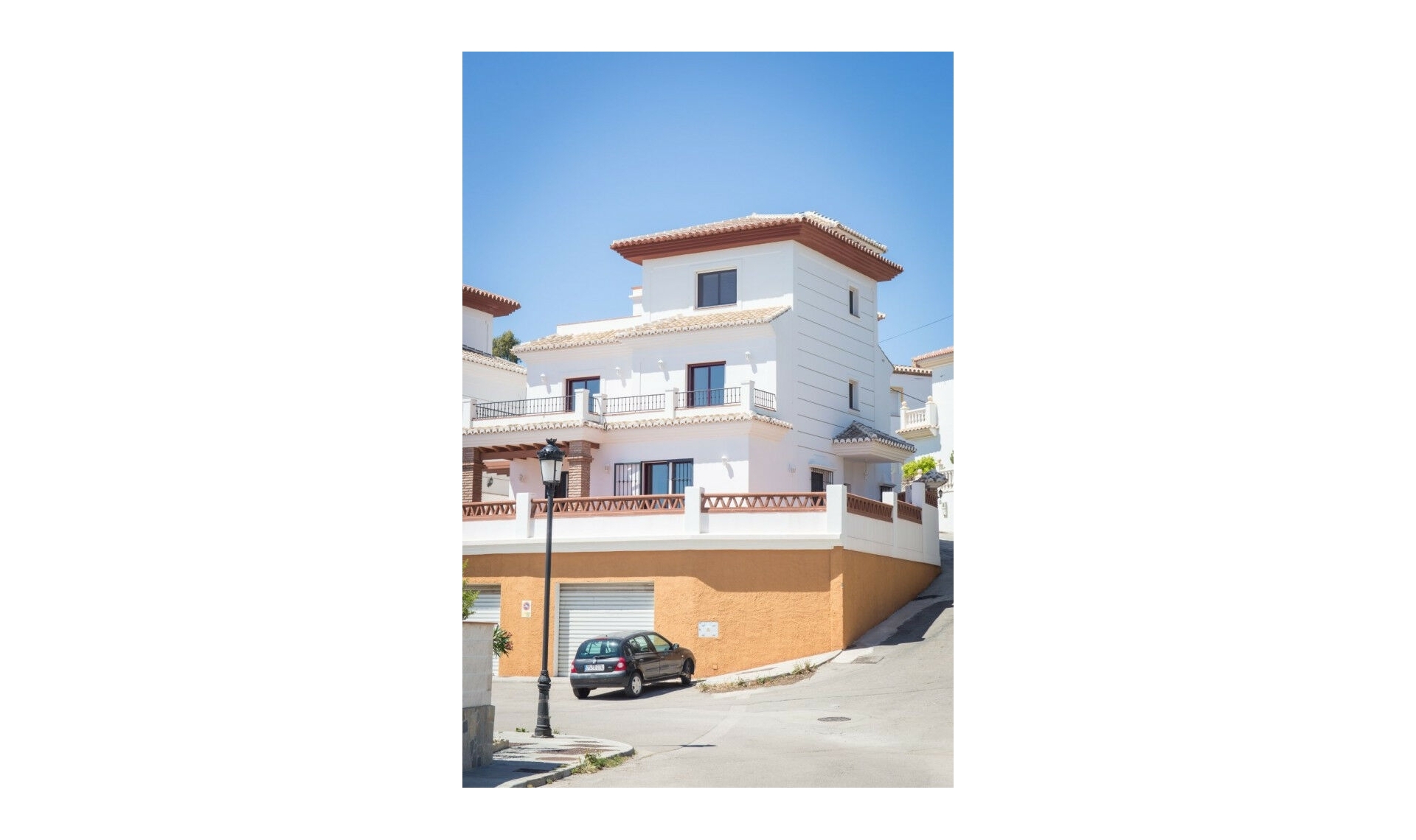 Resale - House -
Torrox Costa