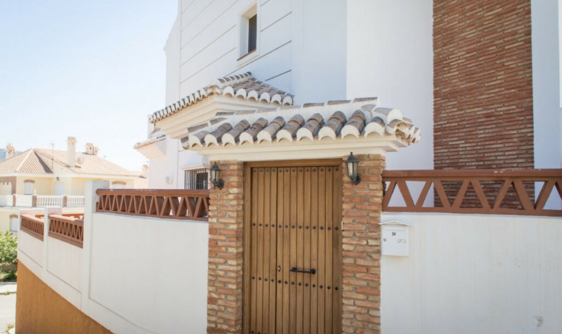 Resale - House -
Torrox Costa