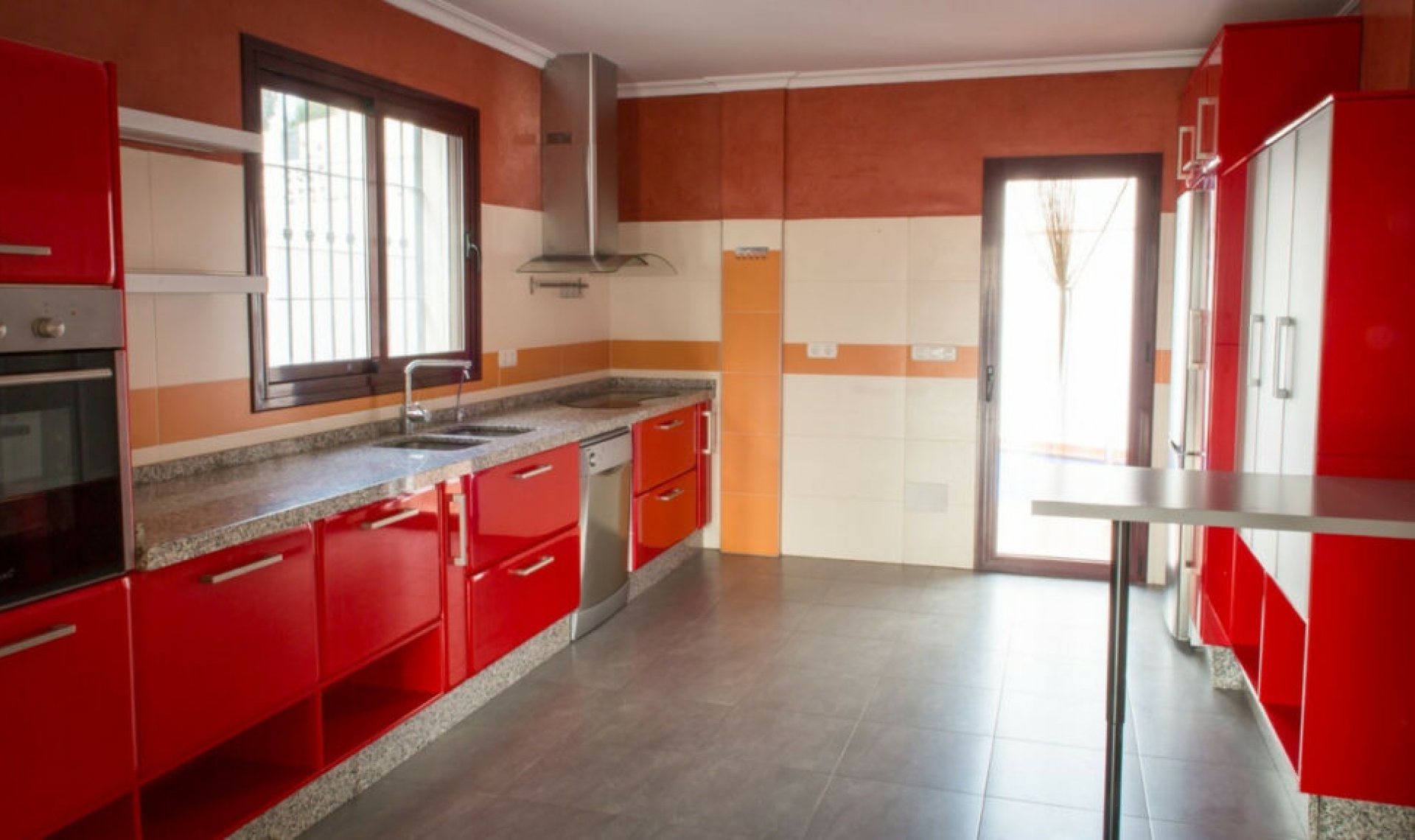 Resale - House -
Torrox Costa