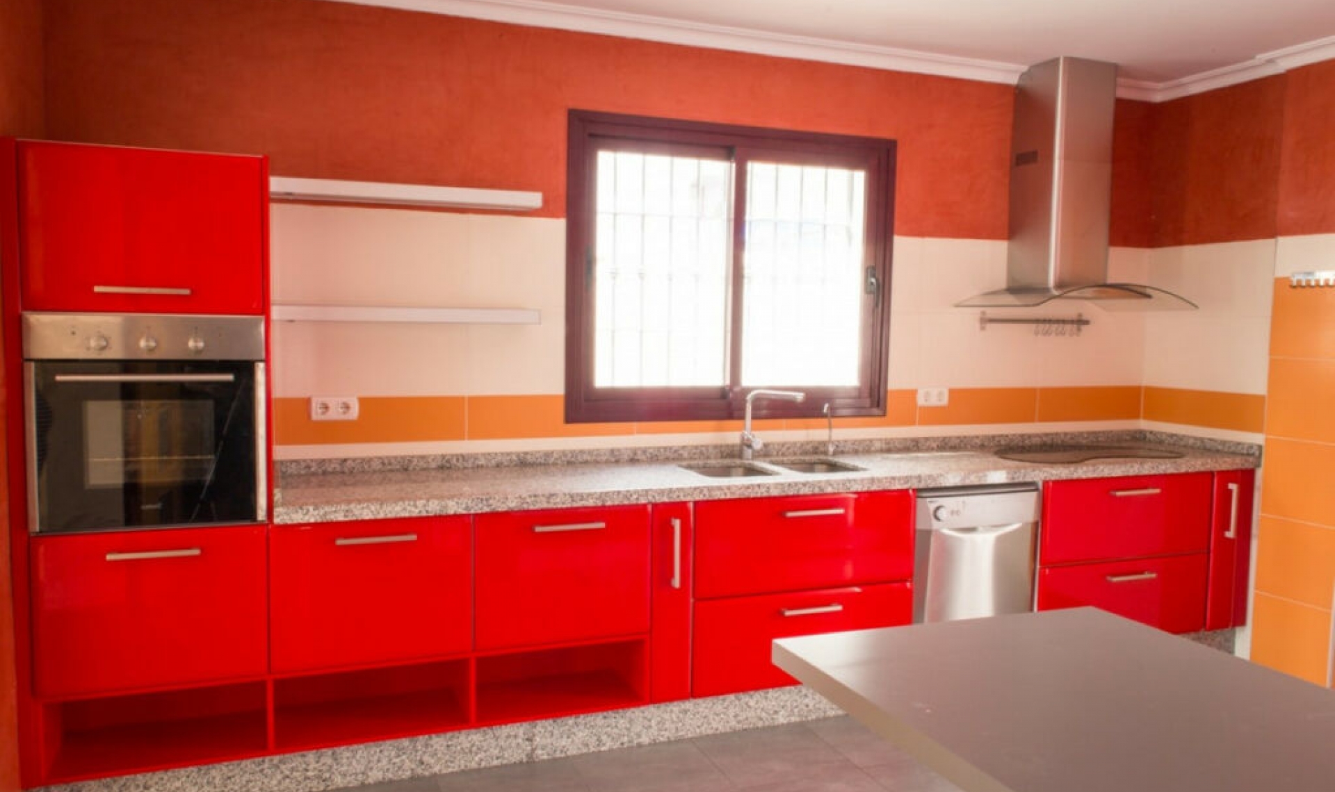 Resale - House -
Torrox Costa