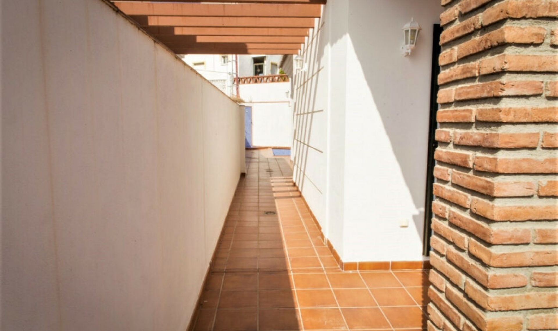 Resale - House -
Torrox Costa