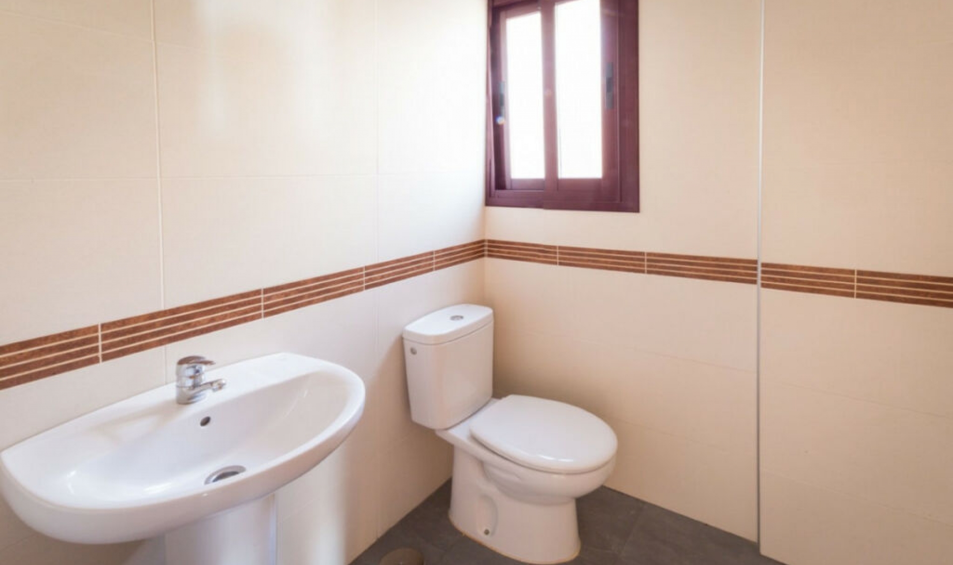 Resale - House -
Torrox Costa