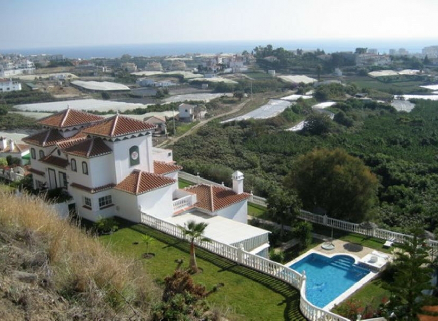 Resale - House -
Torrox Costa