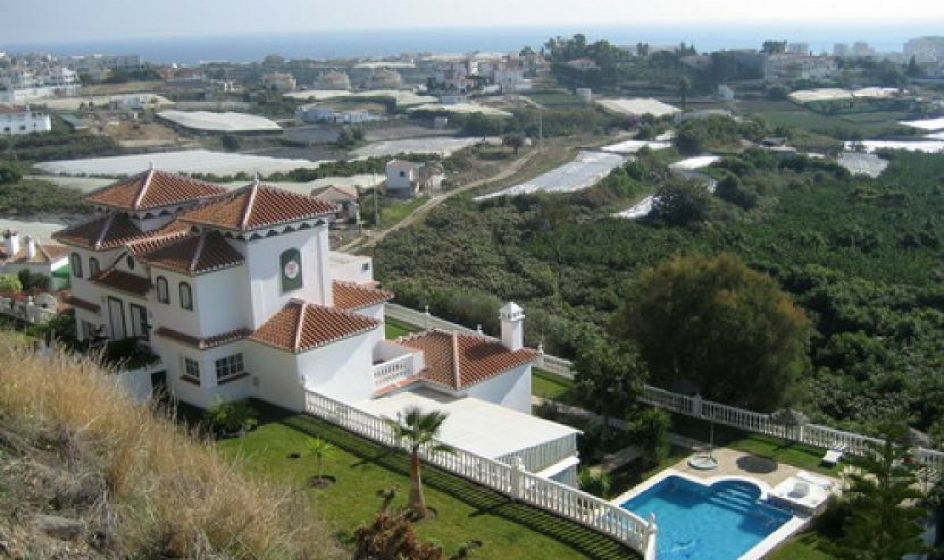 Resale - House -
Torrox Costa