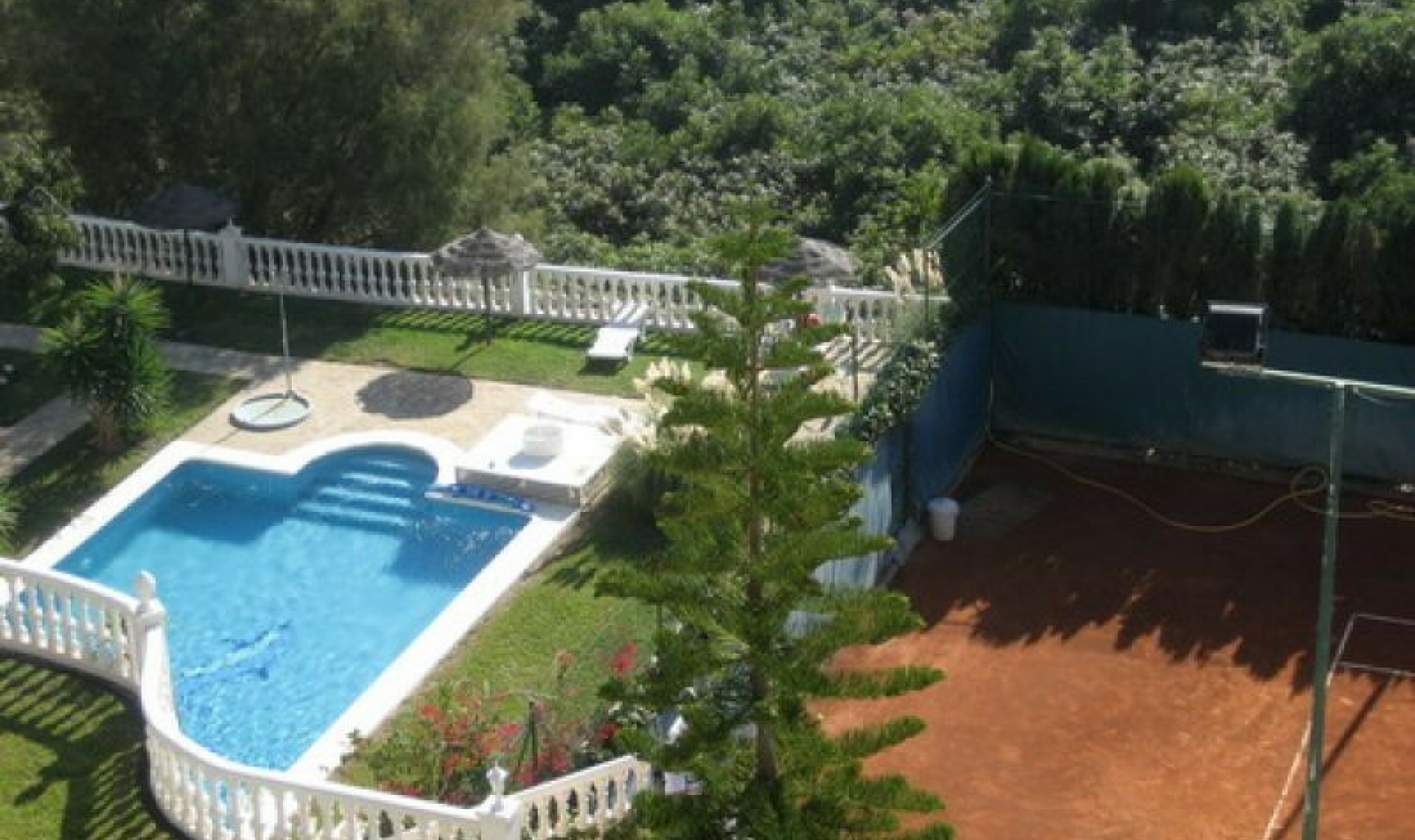 Resale - House -
Torrox Costa