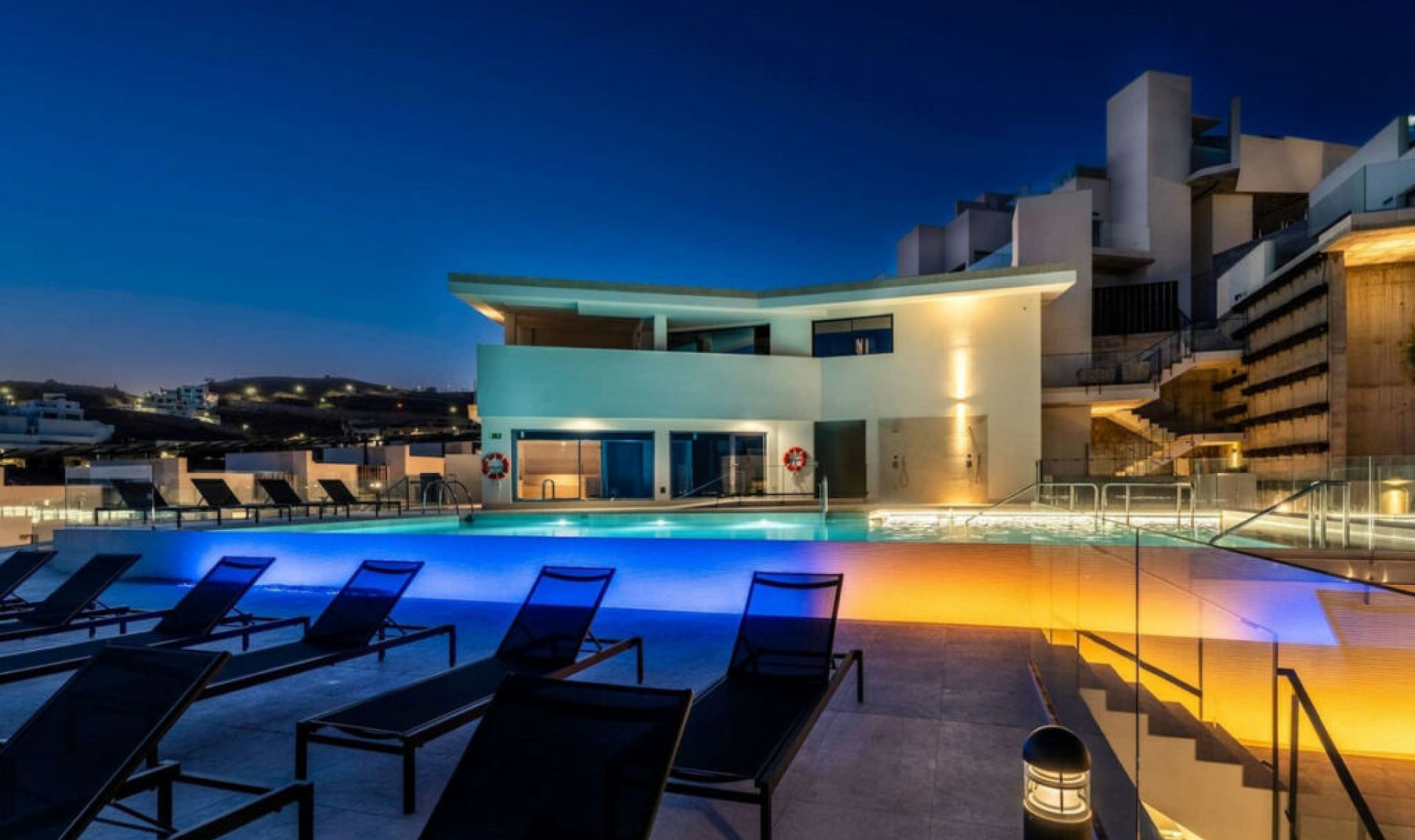 Resale - House -
Torrox Costa