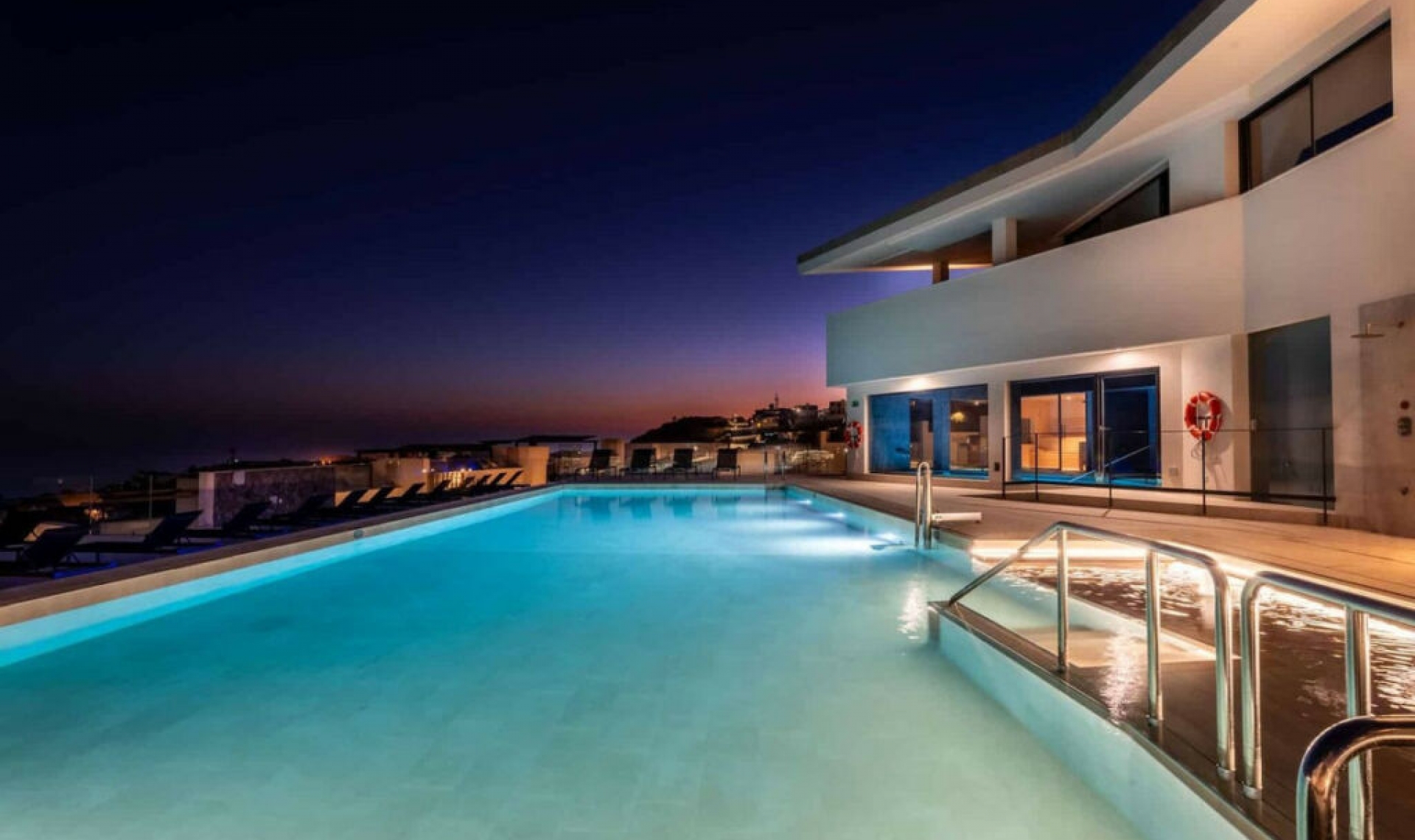 Resale - House -
Torrox Costa