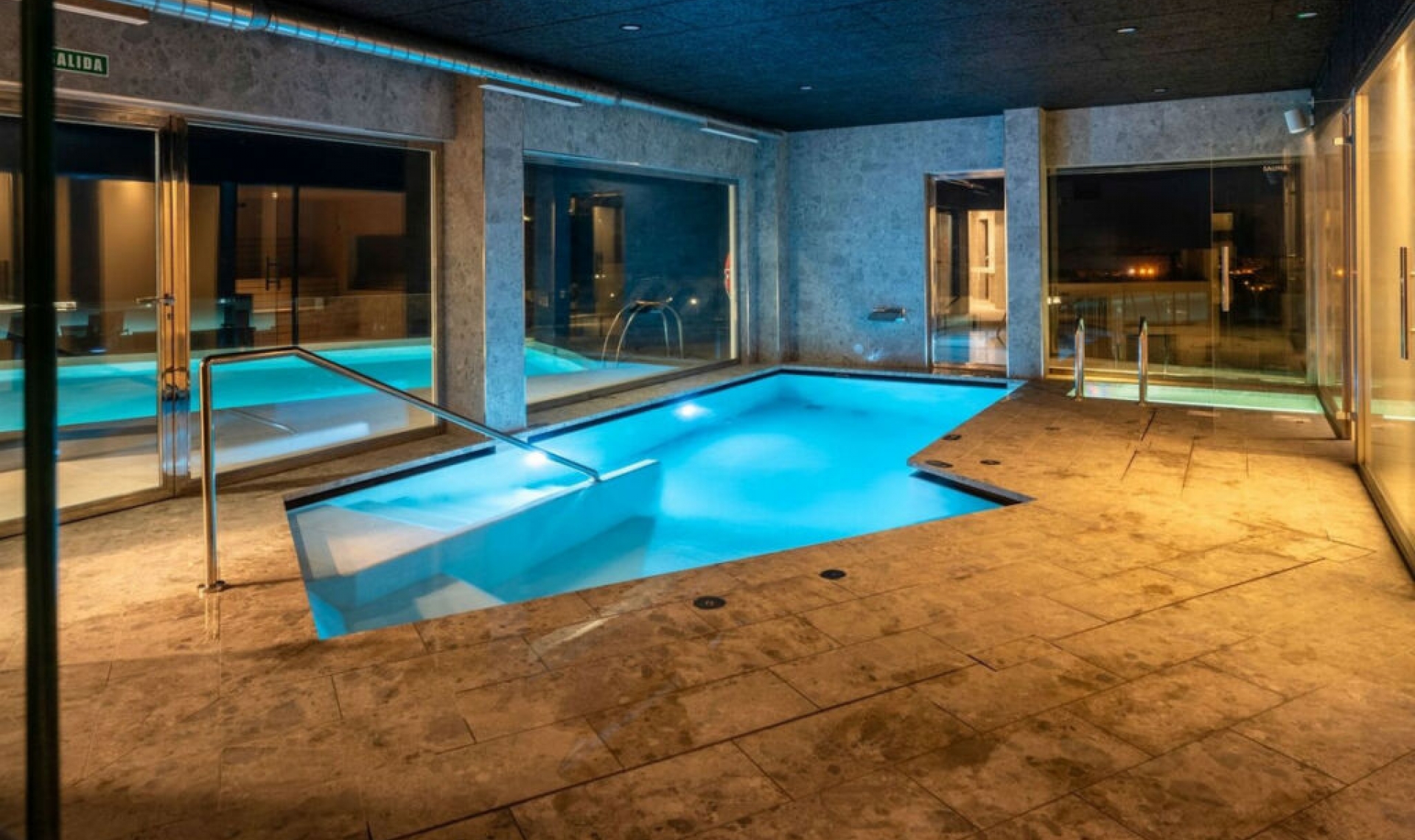 Resale - House -
Torrox Costa