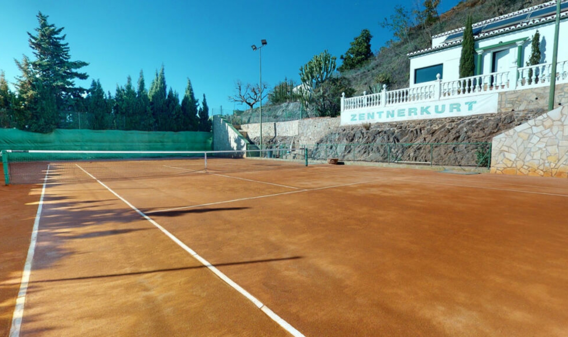 Resale - House -
Torrox Costa