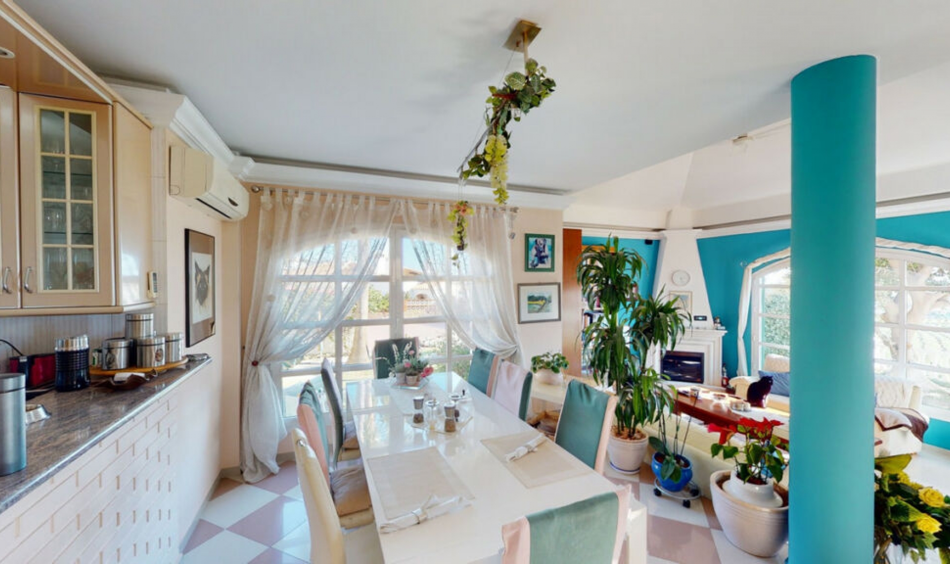 Resale - House -
Torrox Costa