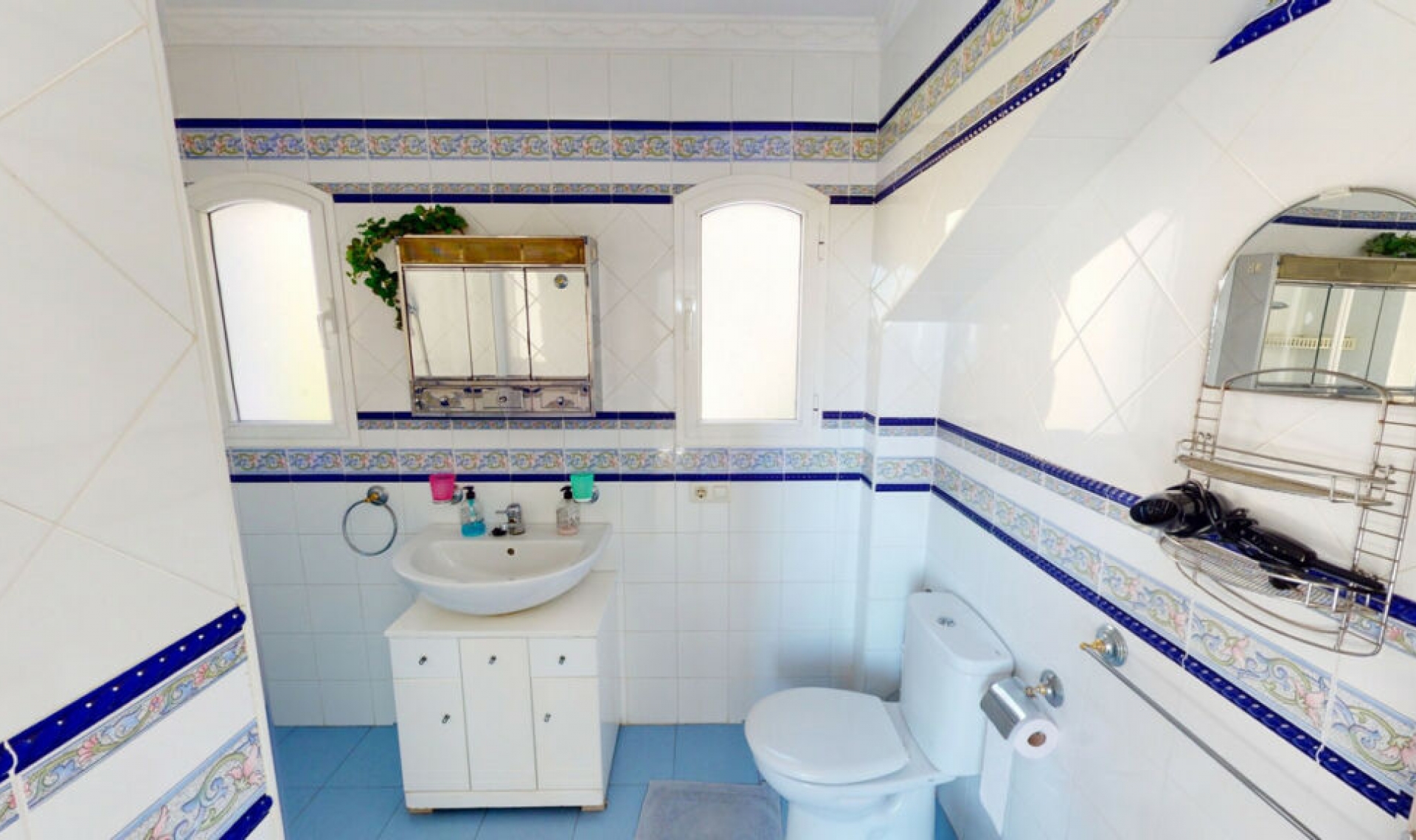 Resale - House -
Torrox Costa