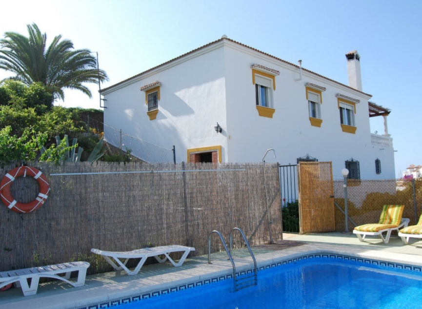 Resale - House -
Torrox Costa