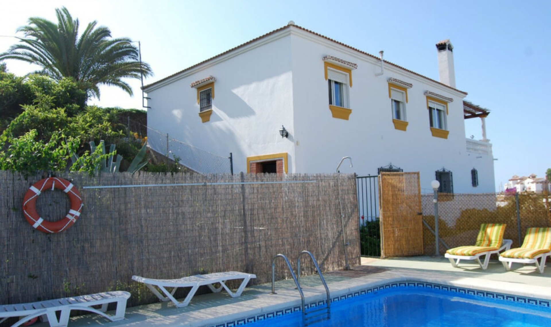 Resale - House -
Torrox Costa