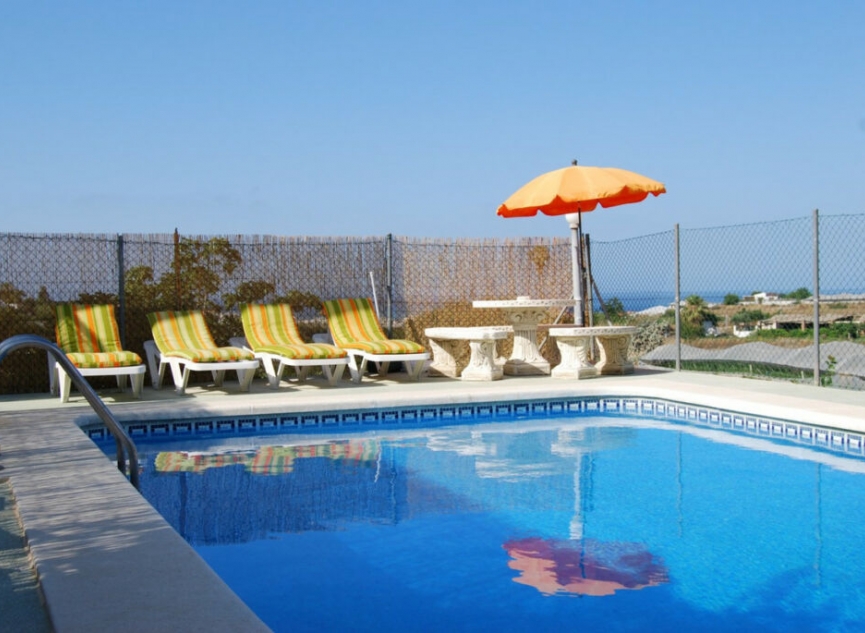 Resale - House -
Torrox Costa