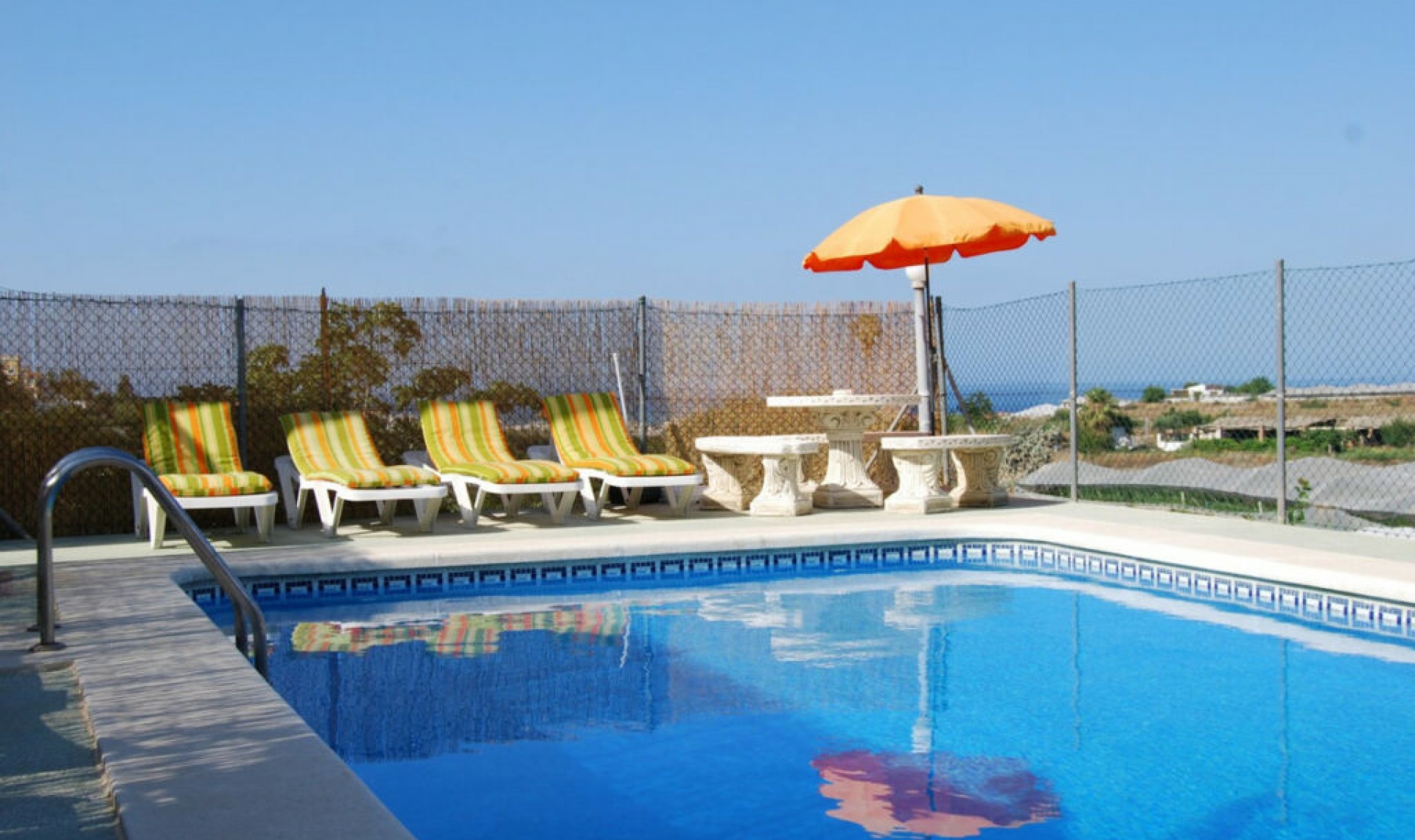 Resale - House -
Torrox Costa