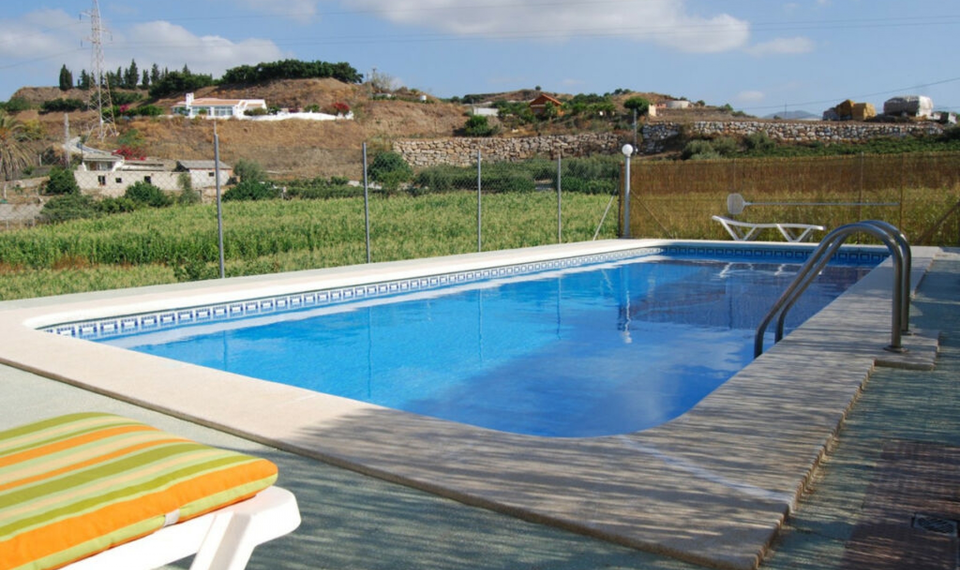 Resale - House -
Torrox Costa