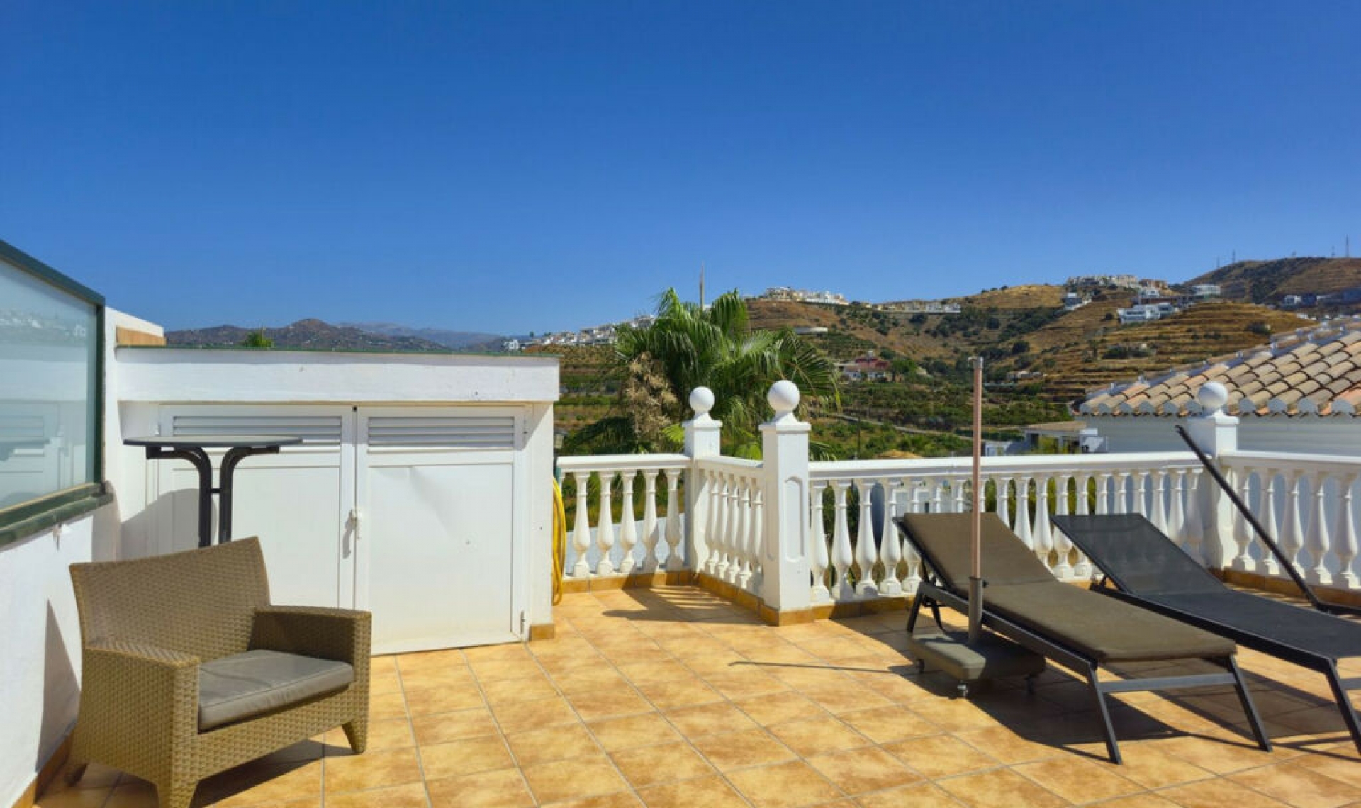 Resale - House -
Torrox Costa