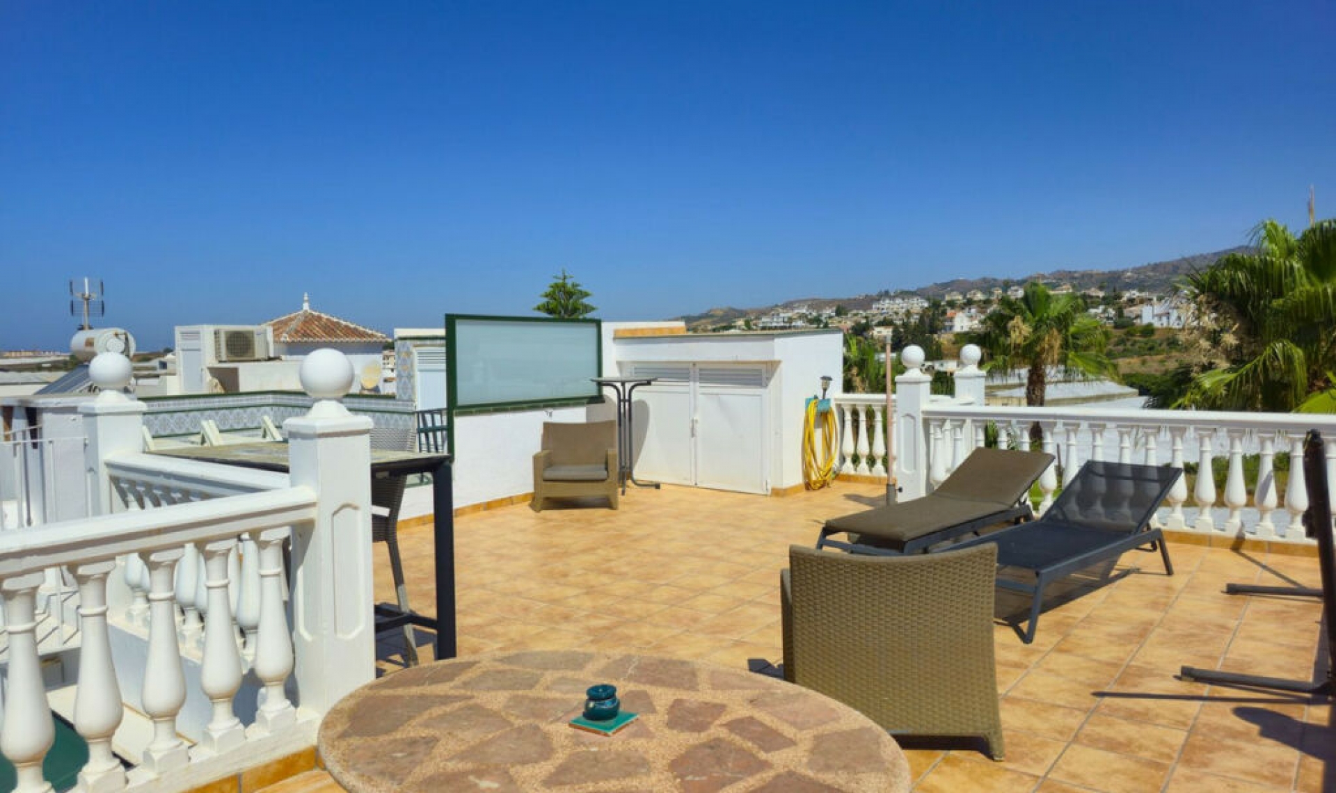 Resale - House -
Torrox Costa