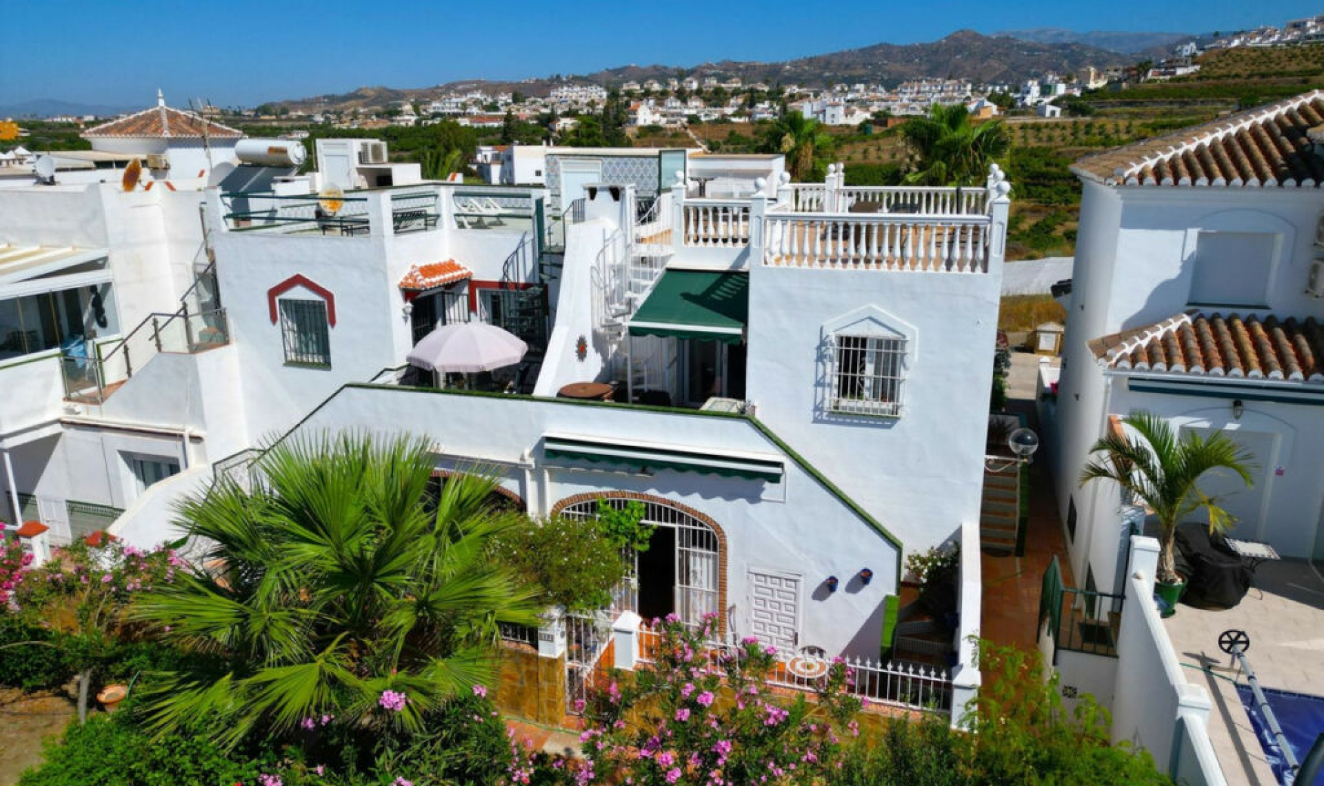 Resale - House -
Torrox Costa