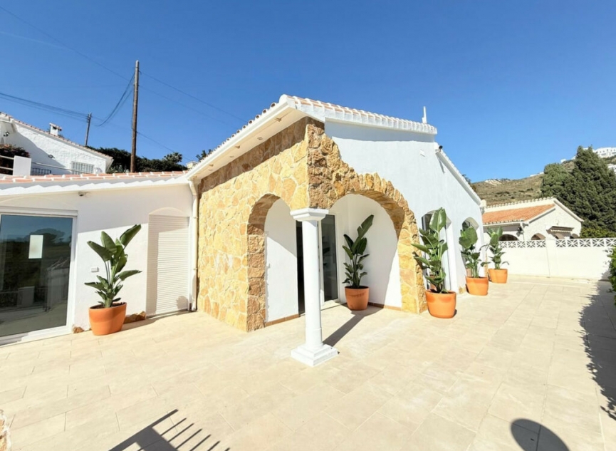 Resale - House -
Torrox Costa