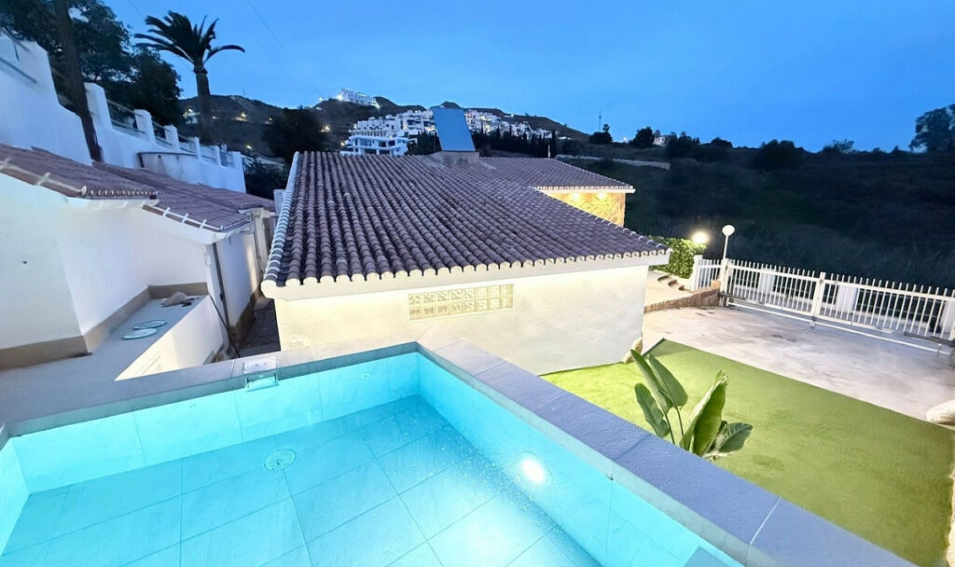 Resale - House -
Torrox Costa