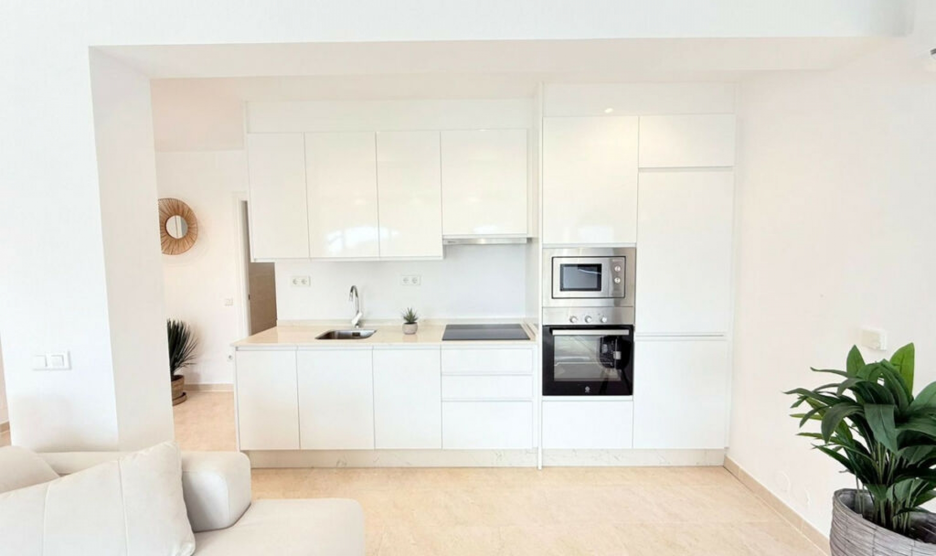 Resale - House -
Torrox Costa