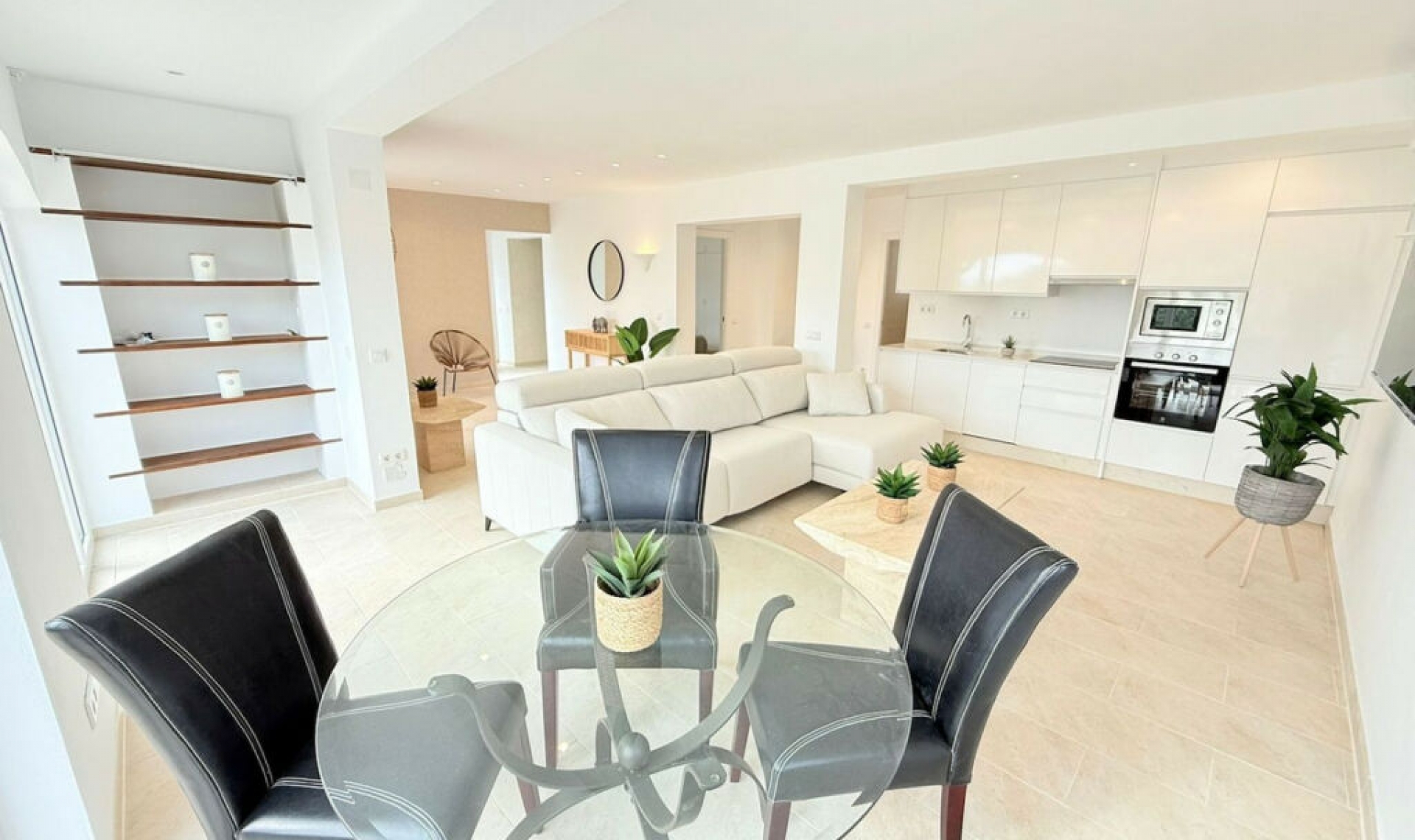 Resale - House -
Torrox Costa