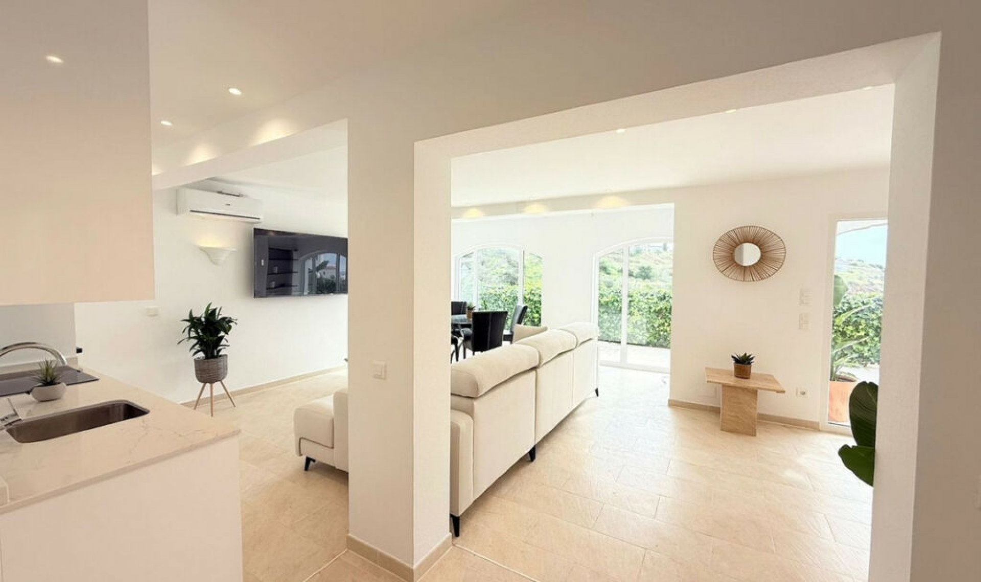 Resale - House -
Torrox Costa