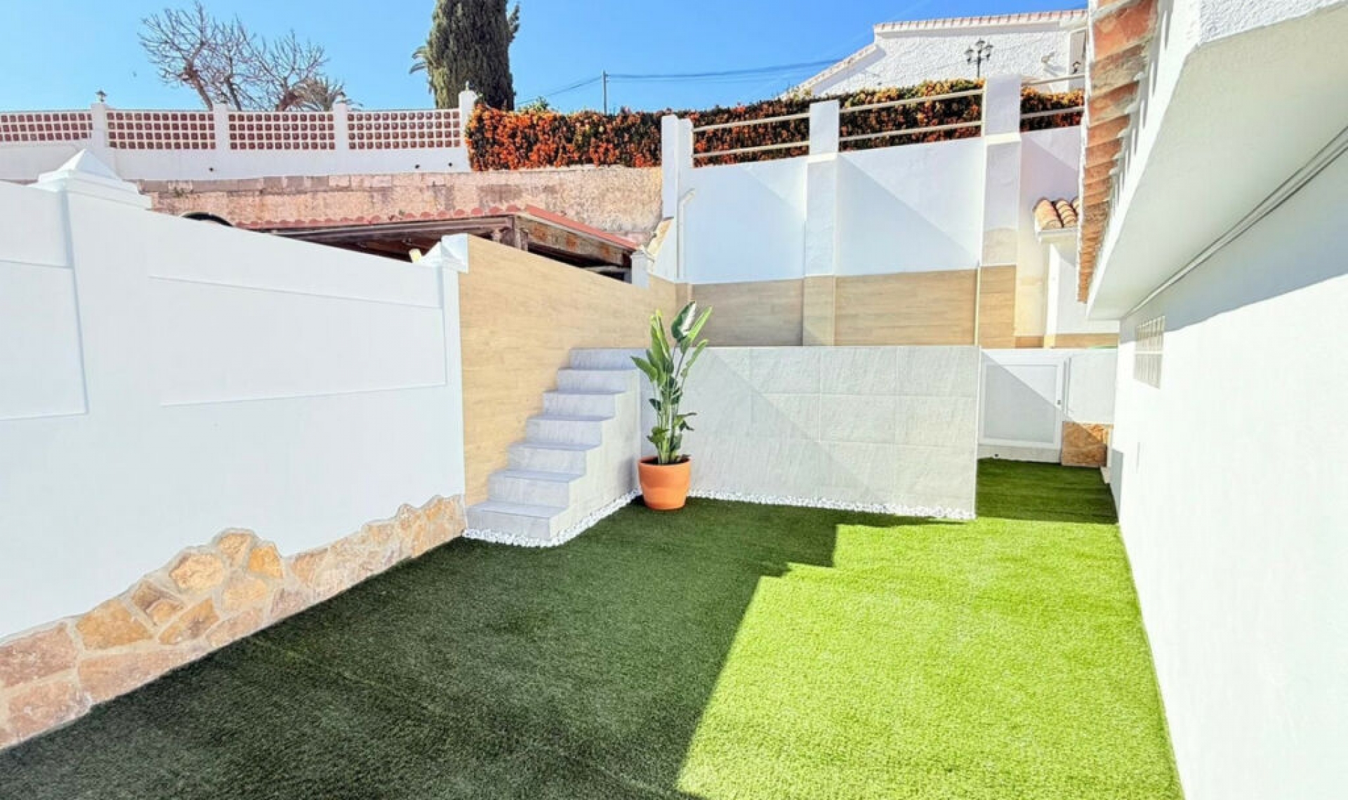 Resale - House -
Torrox Costa