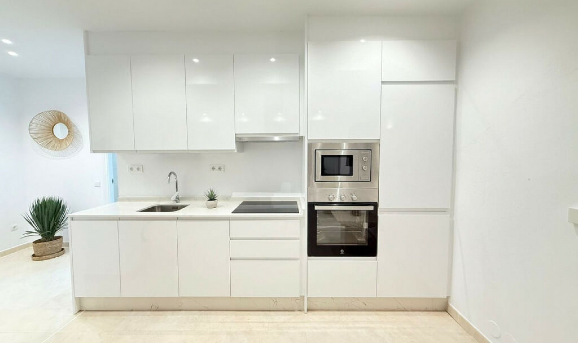 Resale - House -
Torrox Costa