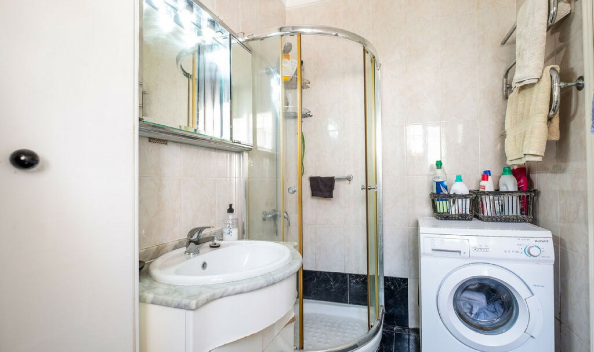 Resale - House -
Torrox Costa