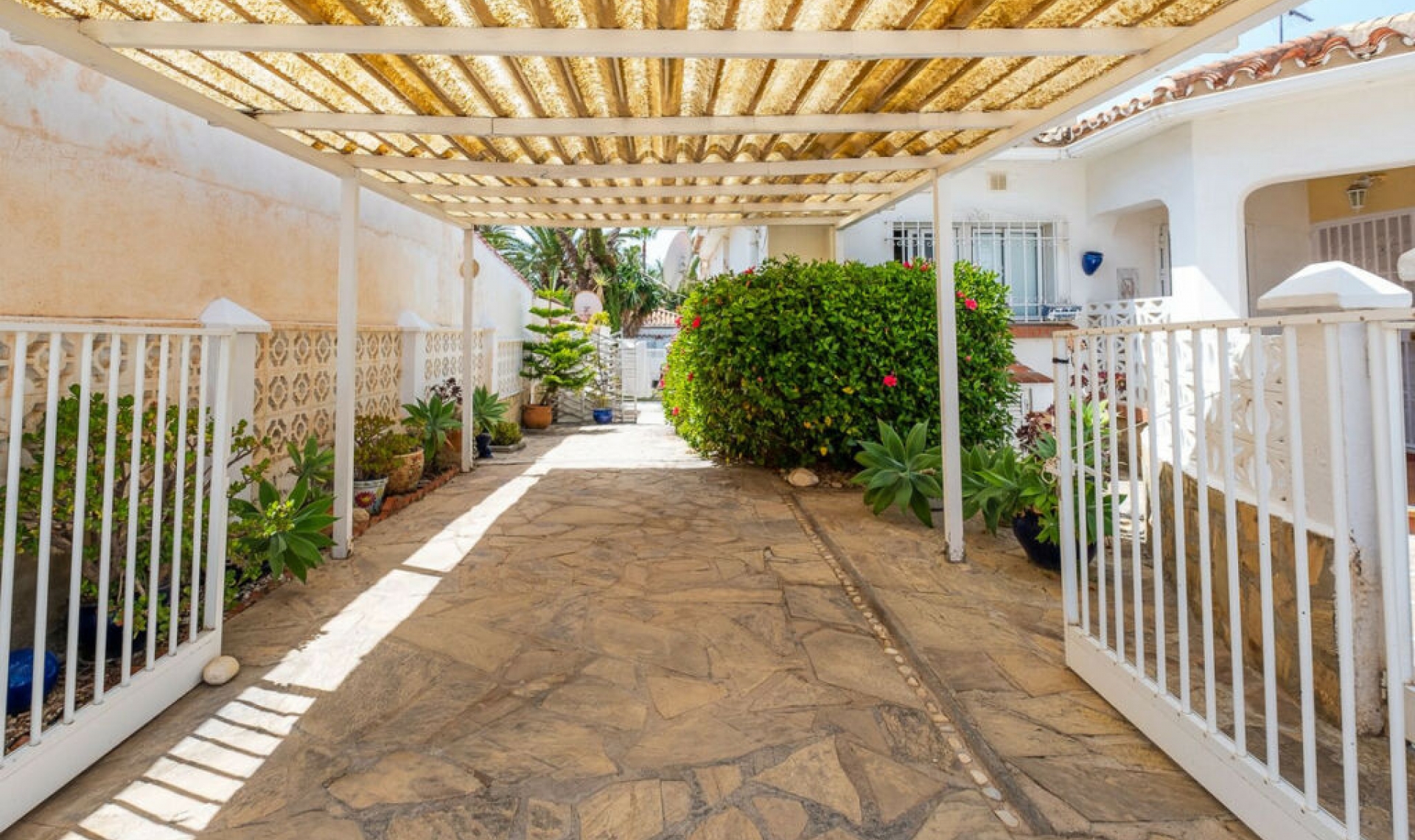Resale - House -
Torrox Costa