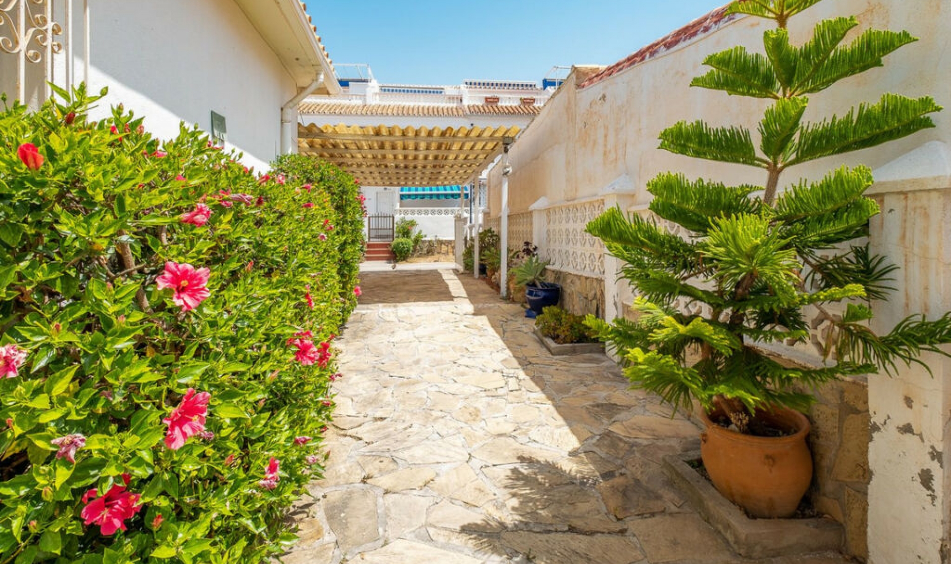 Resale - House -
Torrox Costa