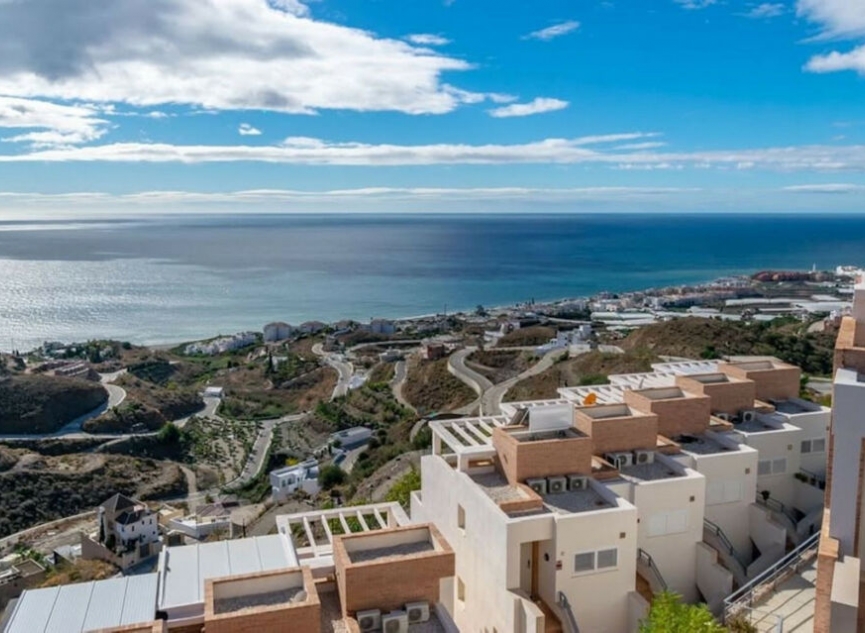 Resale - House -
Torrox Costa