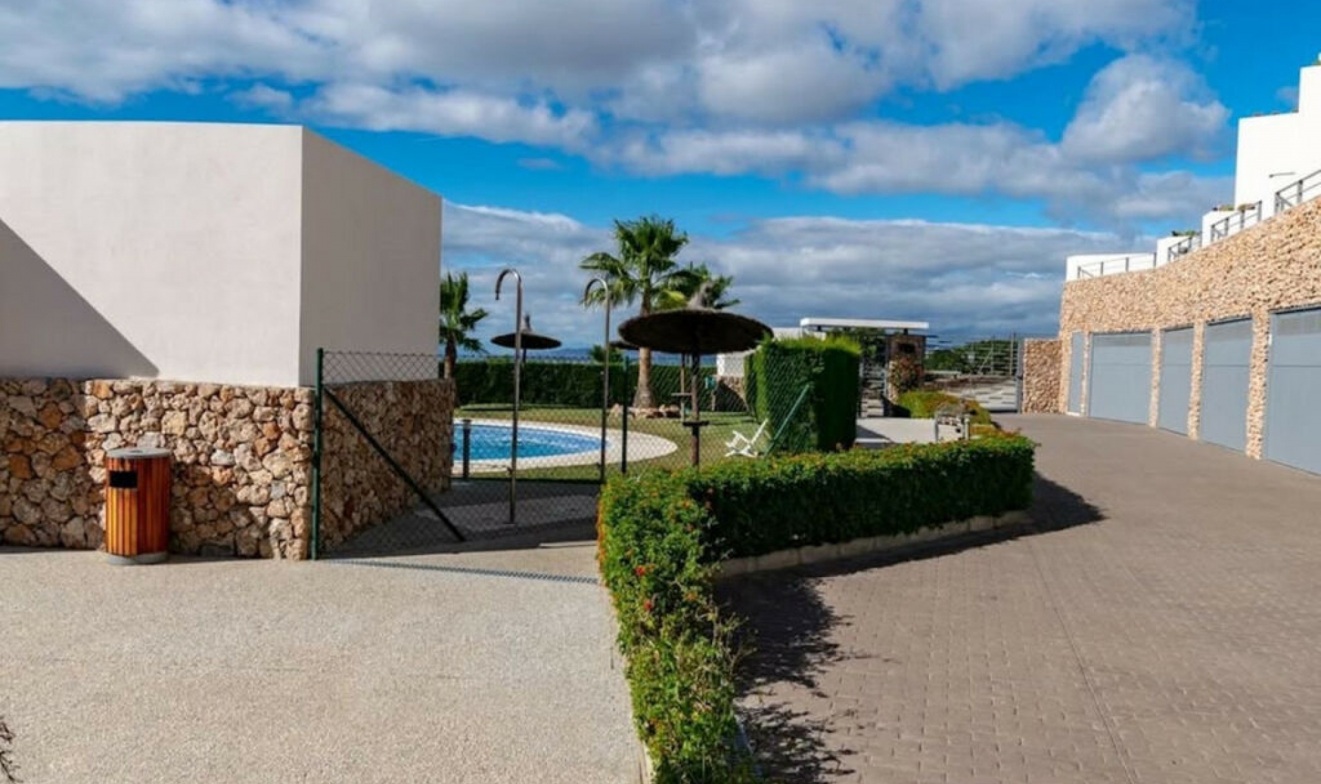 Resale - House -
Torrox Costa