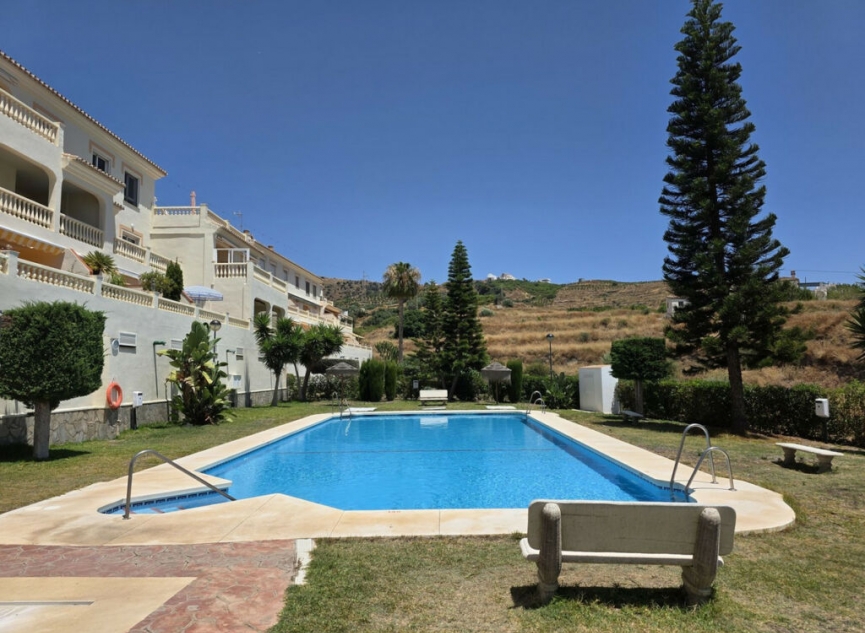 Resale - House -
Torrox Costa