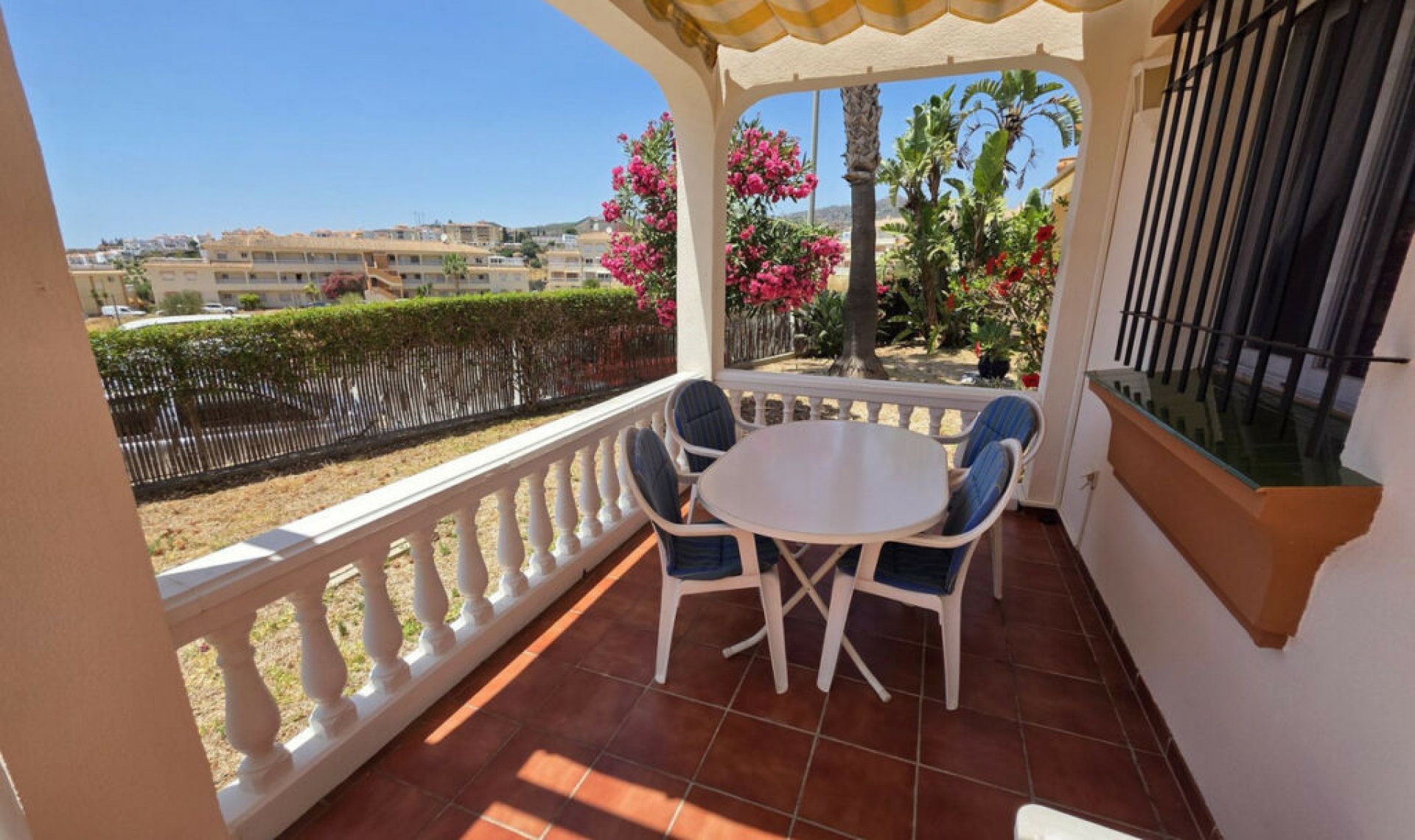 Resale - House -
Torrox Costa