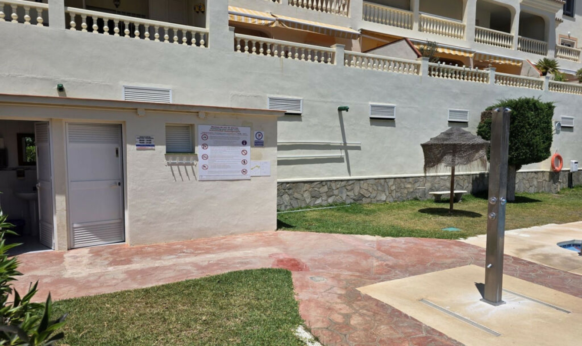 Resale - House -
Torrox Costa