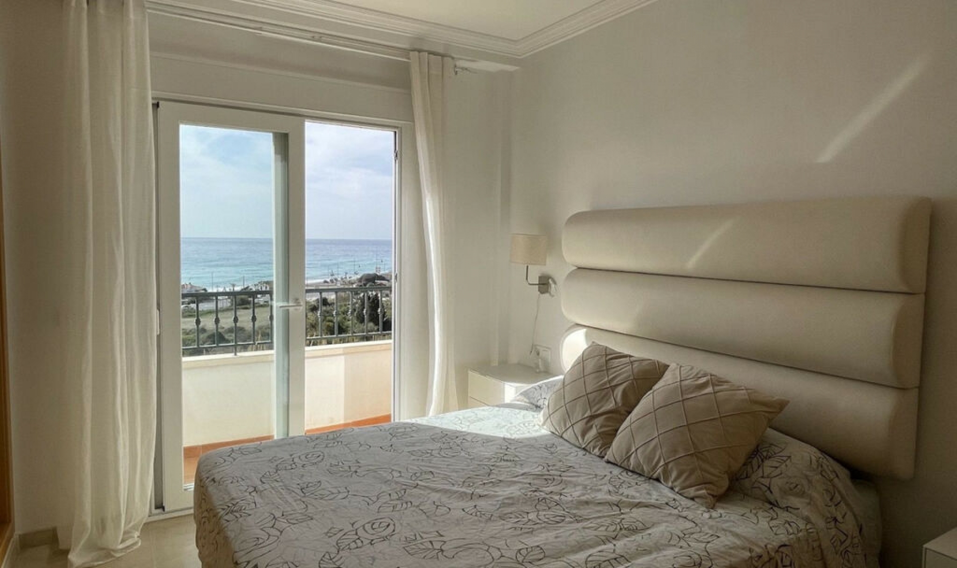 Resale - House -
Torrox Costa