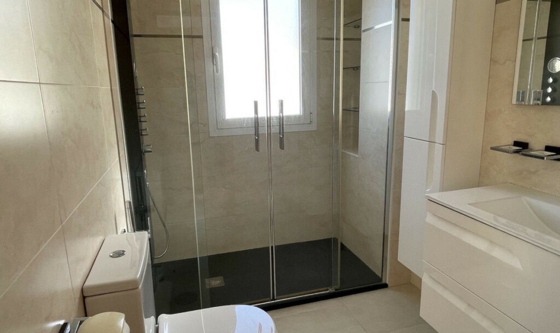 Resale - House -
Torrox Costa