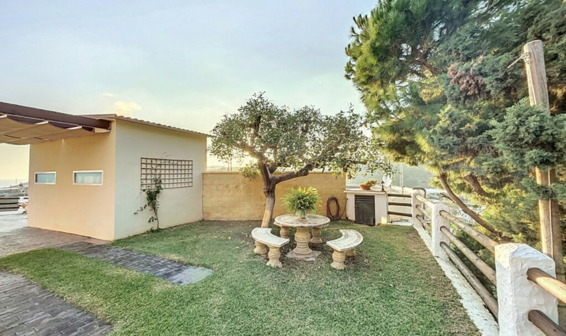 Resale - House -
Torrox