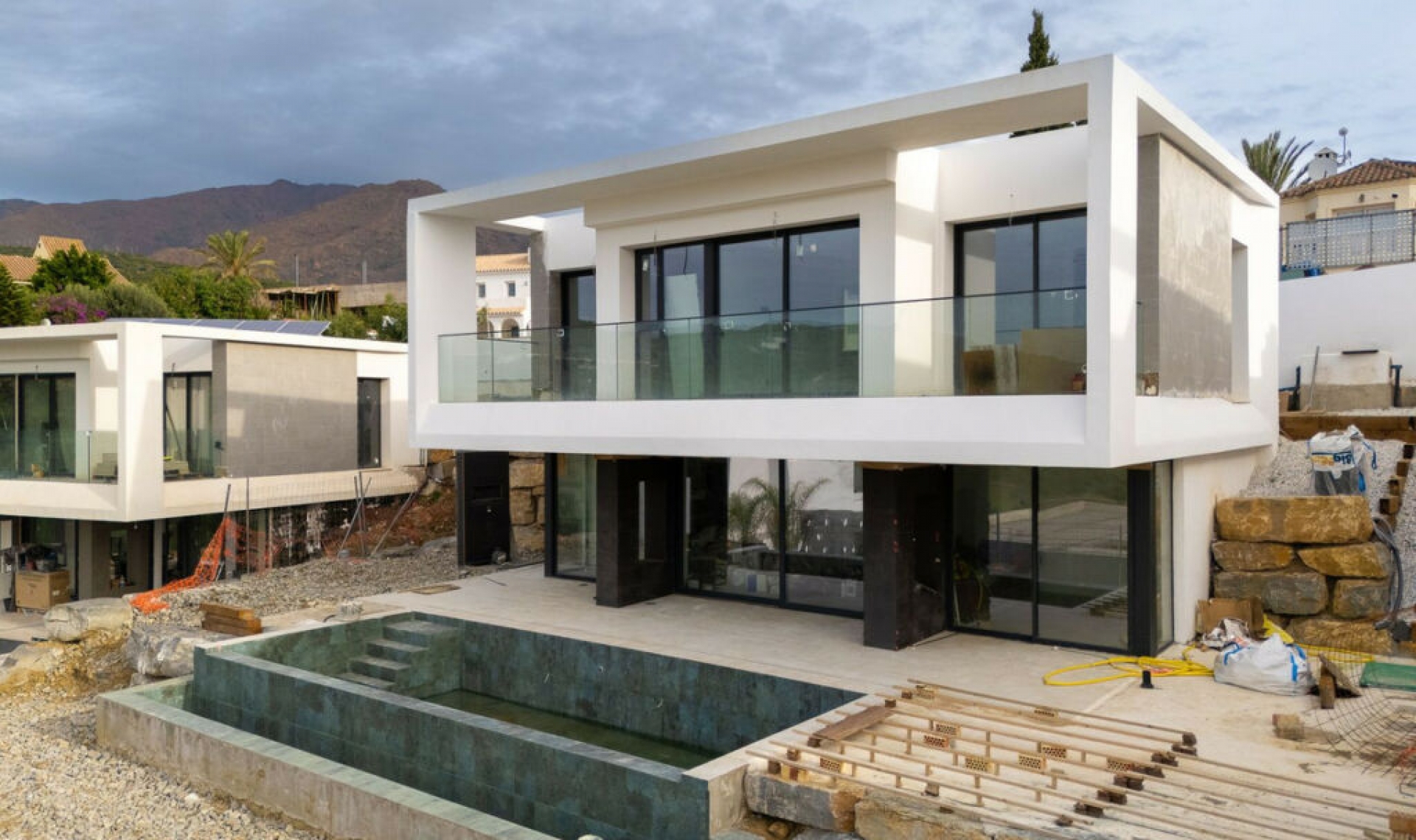 Resale - House -
Valle Romano