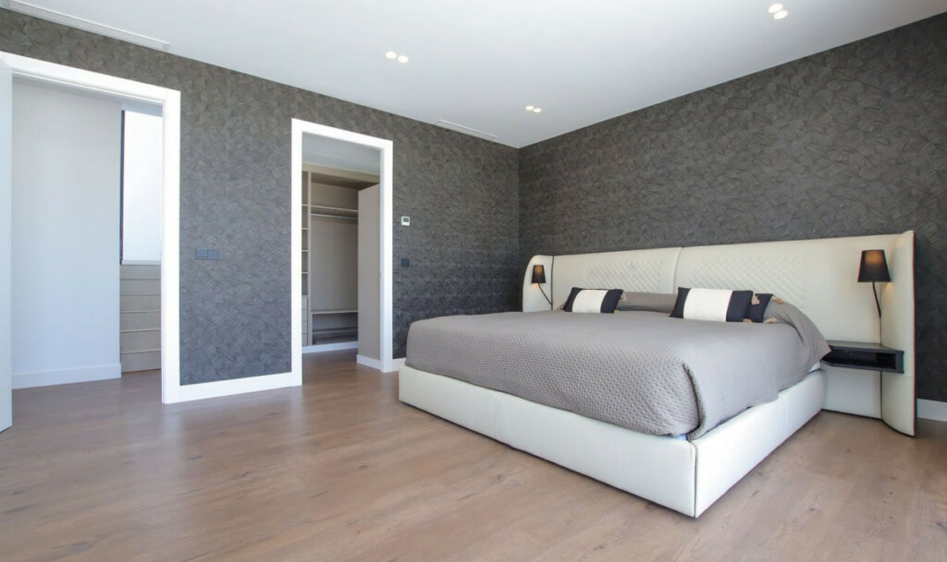 Resale - House -
Valle Romano