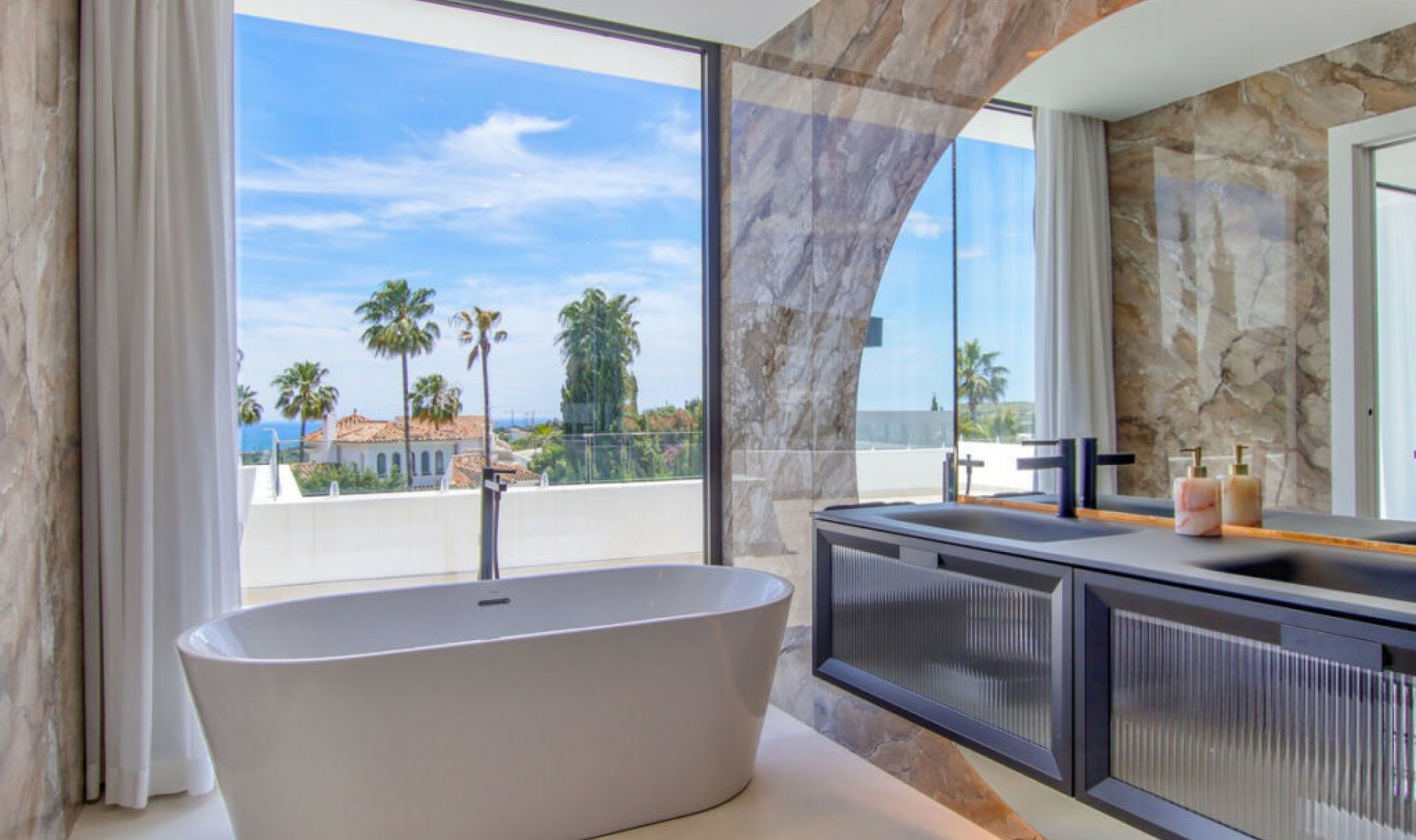 Resale - House -
Valle Romano