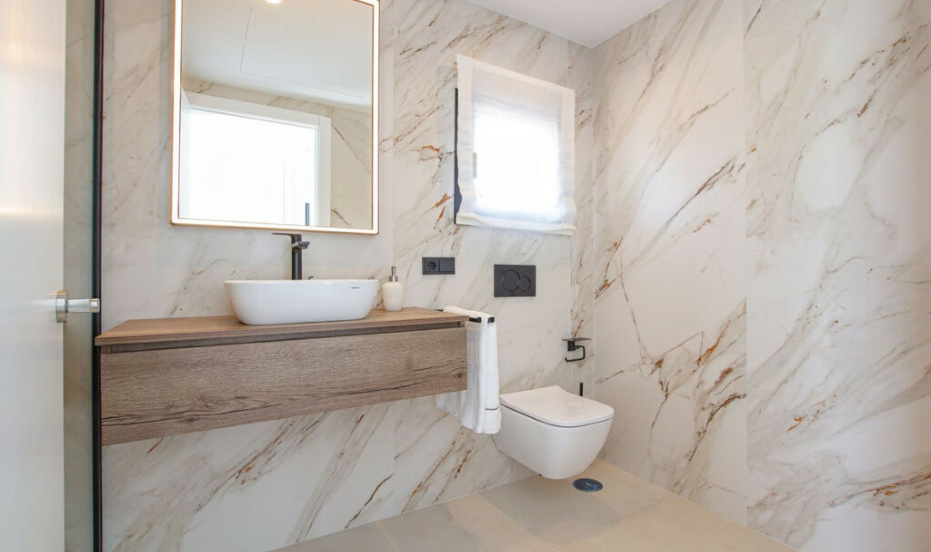 Resale - House -
Valle Romano