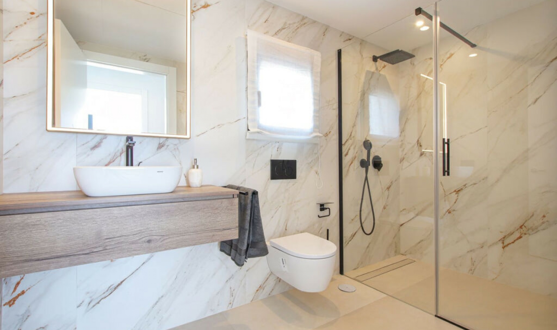 Resale - House -
Valle Romano